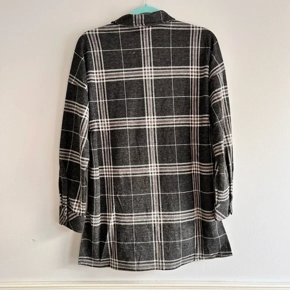 New Ci Sono Gray and White Plaid Button-Up Shirt Size Small Women’s - Picture 3 of 5